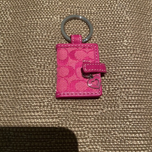 Pink Coach Keychain - Picture 5 of 5